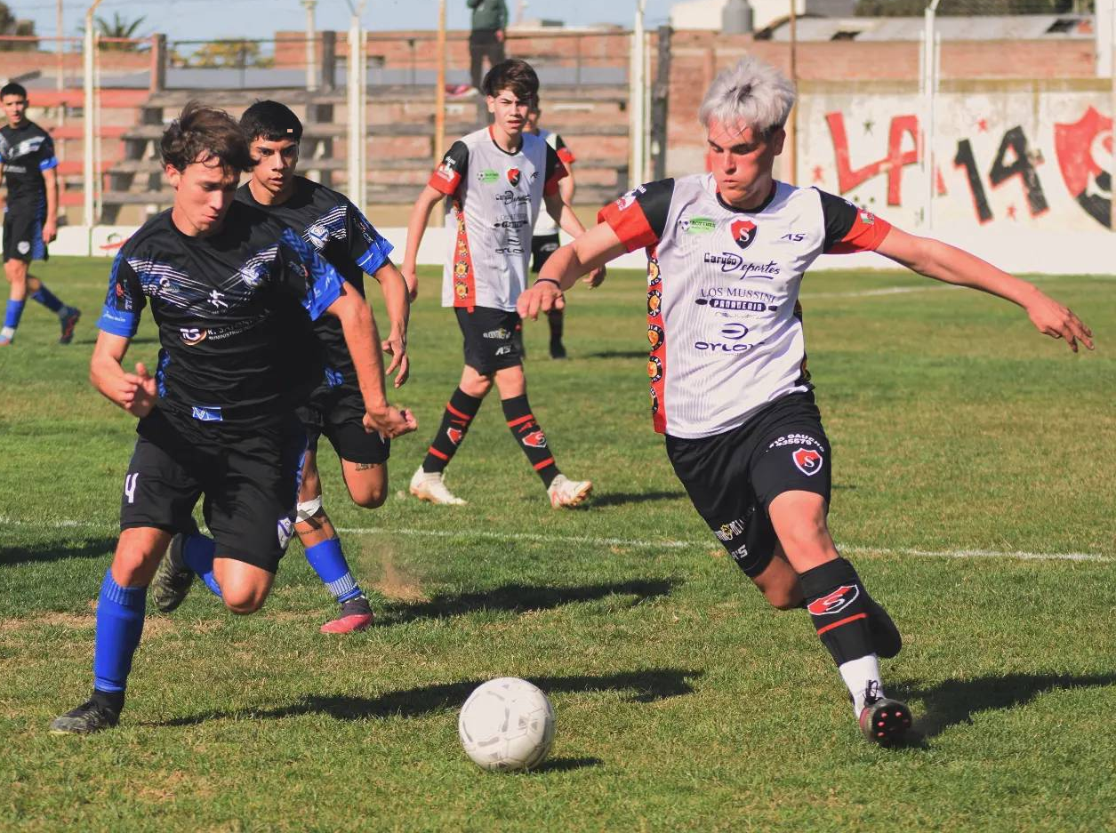 LA RESERVA ROJINEGRA PERDIO POR GOLEADA ANTE LA ARMONIA