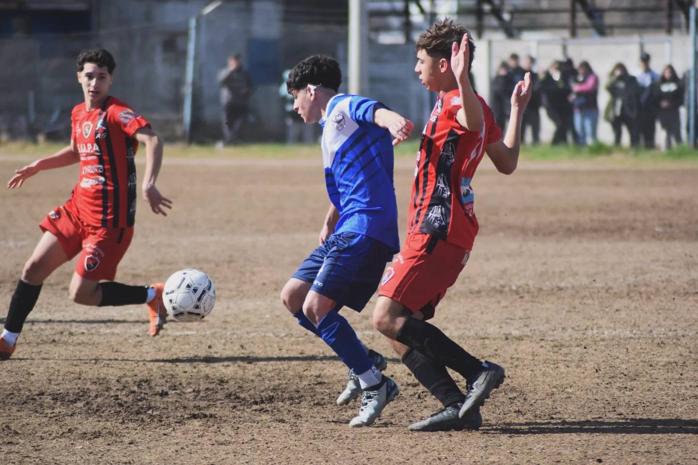 MENORES Y JUVENILES: SPORTING ENFRENTO A LA ARMONIA