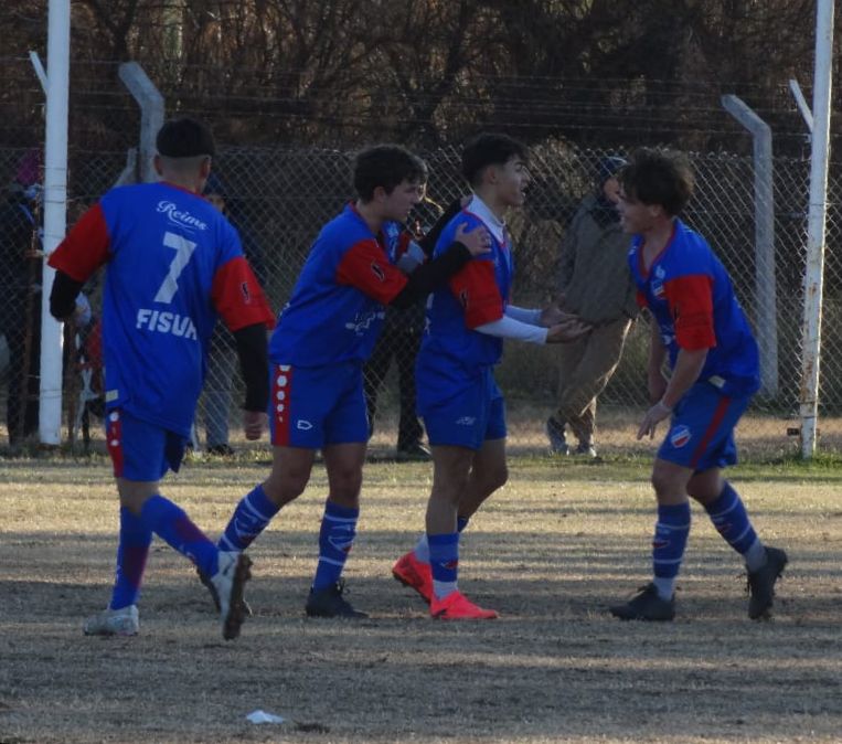 MENORES Y JUVENILES: ROSARIO JUGO ANTE BELLA VISTA