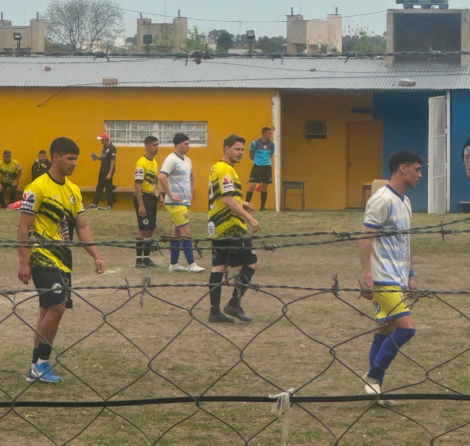 LIGA ROSALEÑA: VILLA ARIAS EMPATO ANTE MYM EN UN PARTIDAZO Y SIGUE COMO LIDER