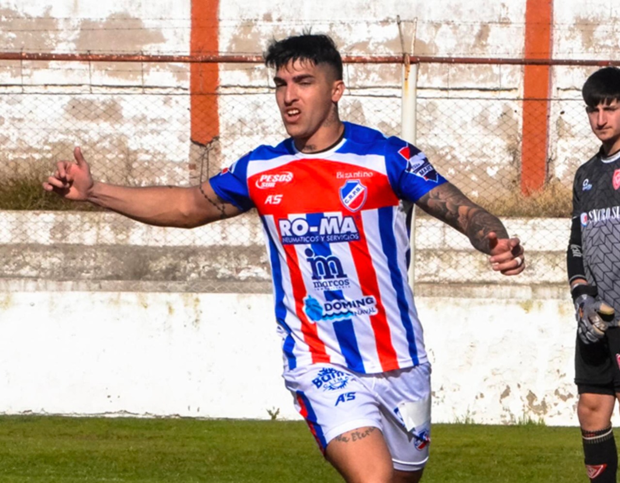 ROMERO USO LA CABEZA Y ROSARIO SUMO SU PRIMER TRIUNFO EN EL CLAUSURA