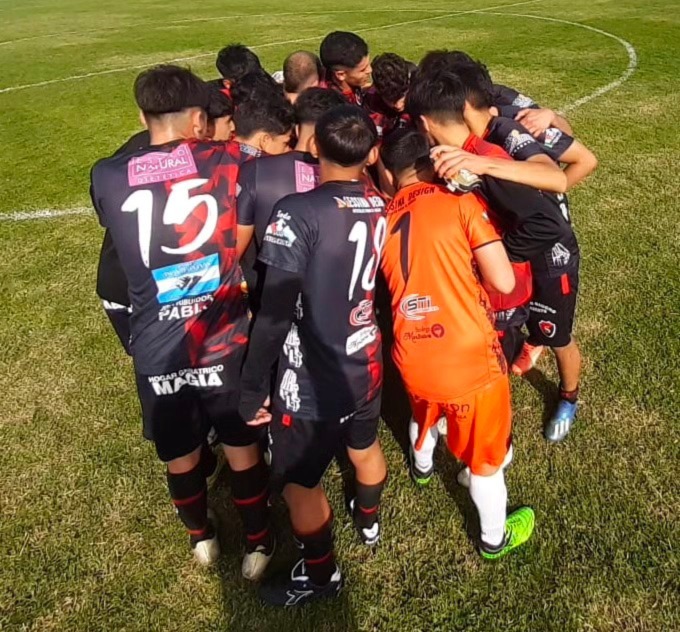 LA RESERVA ROJINEGRA IGUALO ANTE HURACAN EN WHITE