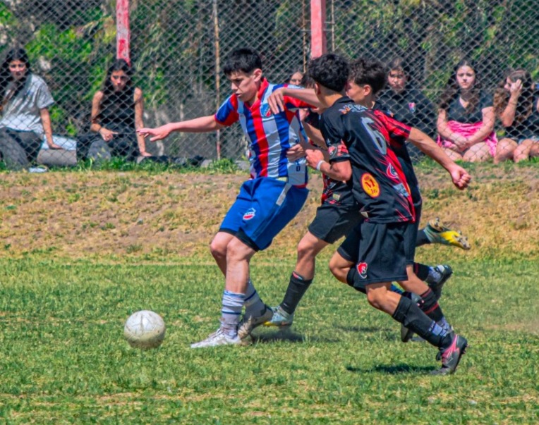 JUVENILES: SPORTING Y ROSARIO REPARTIERON UNIDADES EN LA AUXILIAR ROJINEGRA