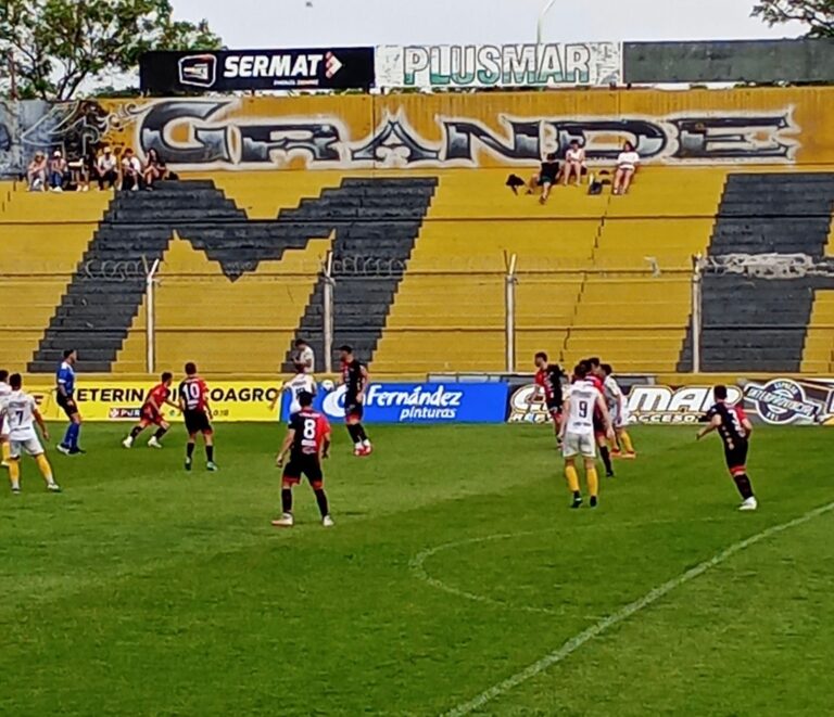 SPORTING EMPATO ANTE OLIMPO Y SU PRESENTE PREOCUPA