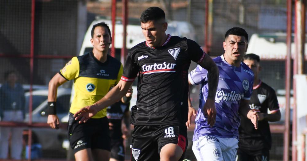 ROSARIO SE REFUERZA CON UN DELANTERO DE MUCHA EXPERIENCIA EN EL ASCENSO METROPOLITANO