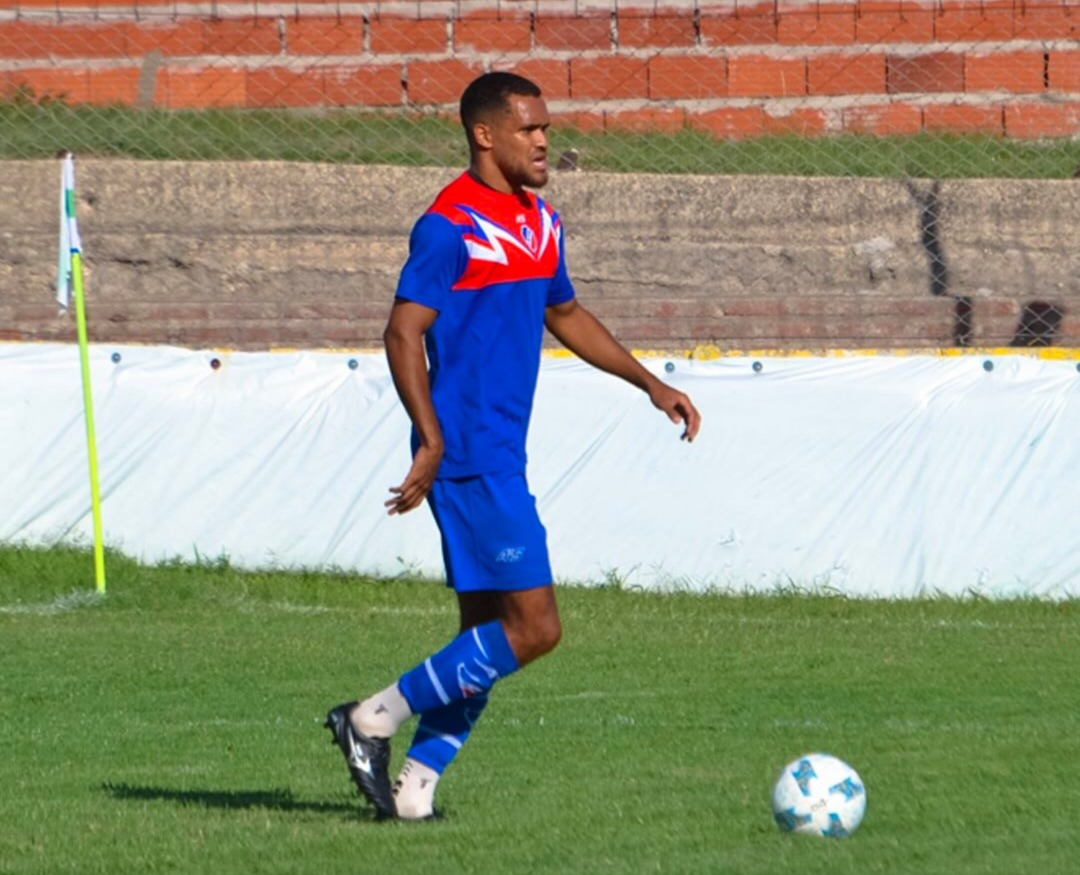 AMISTOSO CON TRIUNFO: ROSARIO LE GANO A BELLA VISTA EN LA LOMA