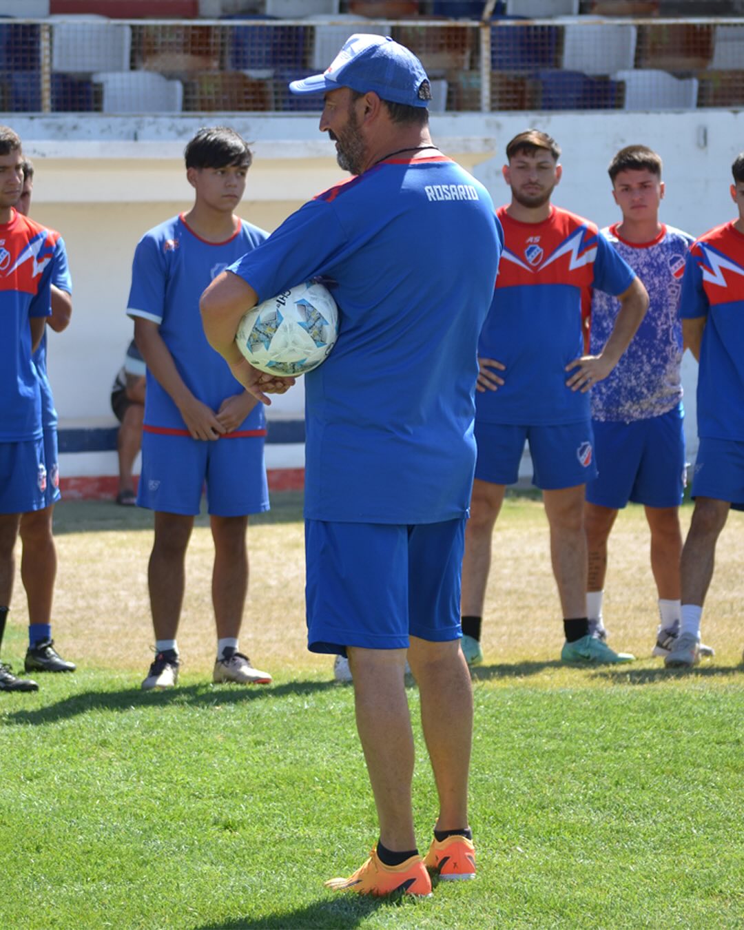 ROSARIO INICIO SU SEMANA DE TRABAJO PENSANDO EN EL DEBUT