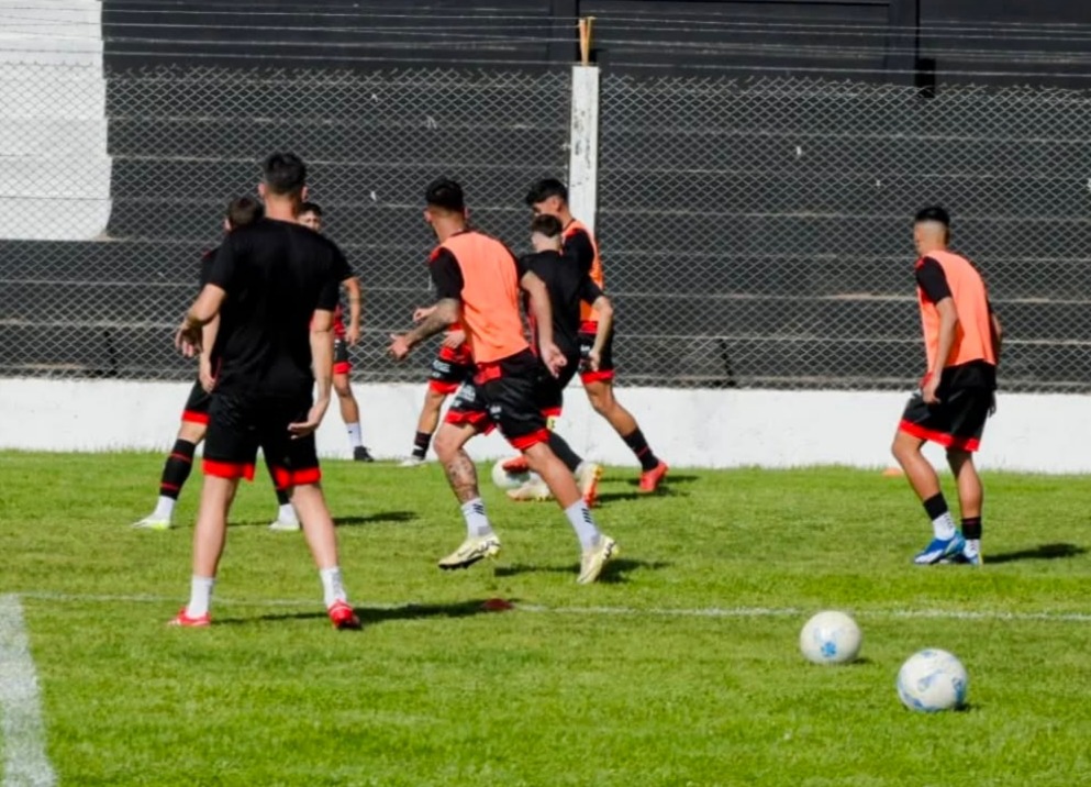 SPORTING VOLVIO A LAS PRACTICAS CON LA MIRA PUESTA EN LINIERS