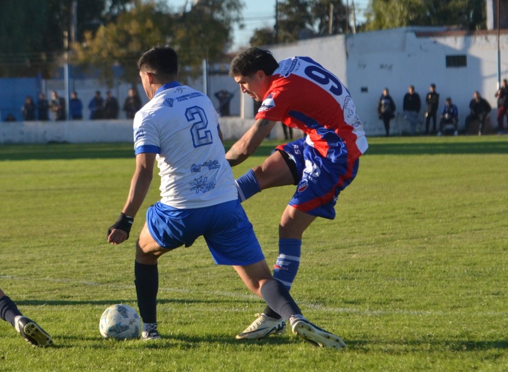BAJA SENSIBLE PARA ROSARIO: JULIAN VIVAS SE FUE A FENIX