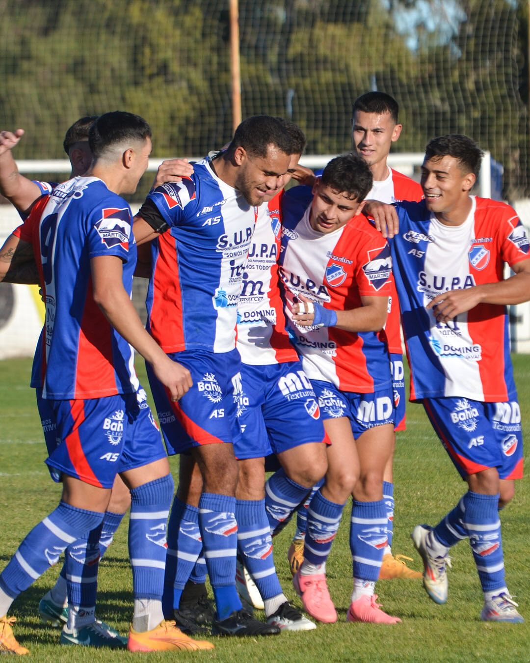 ¿CUANDO JUEGA ROSARIO Y QUE CHANCES TIENE DE QUEDARSE CON EL 1?