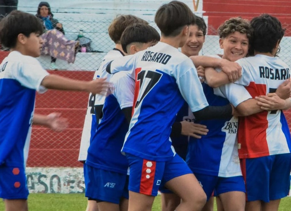 ROSARIO SE PONE AL DIA ANTE HURACAN EN MENORES