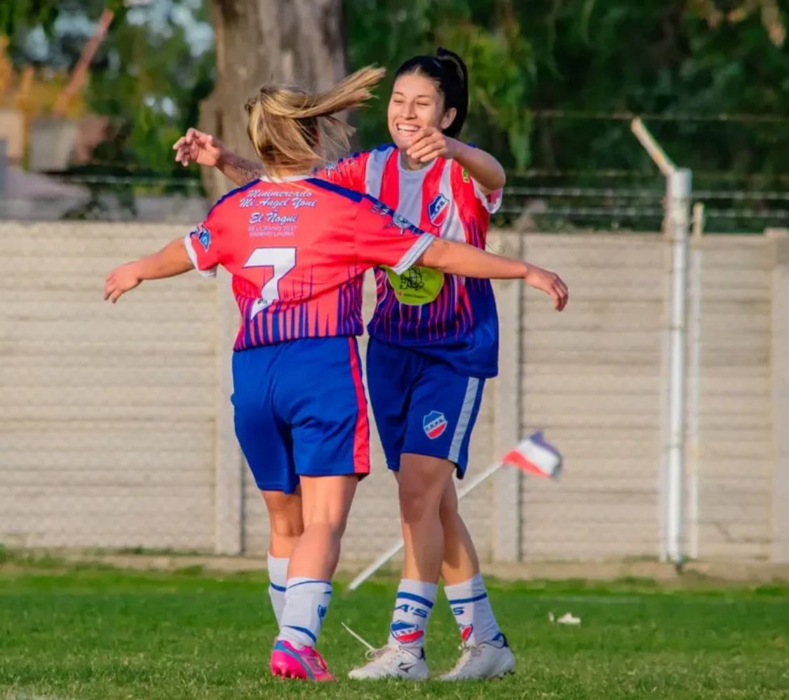 ROSARIO FEMENINO BRILLO EN CASA Y GOLEO A OLIMPO