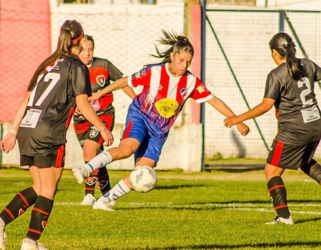 AYELEN ZEBALLOS, LA MEJOR FUTBOLISTA DE JUNIO: “SE NOS SUBESTIMO, PERO SOMOS UN EQUIPO FUERTE”