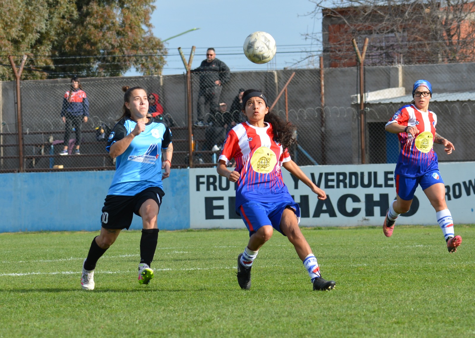 ROSARIO FEMENINO RESCATO UN HEROICO EMPATE CON SIETE FUTBOLISTAS