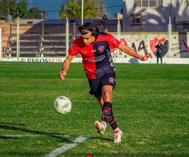 SPORTING QUIERE DEBUTAR CON EL PIE DERECHO ANTE LINIERS EN EL MENDIZABAL