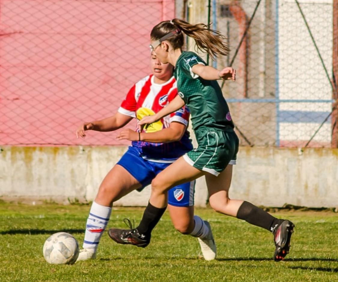 ROSARIO FEMENINO PERDIO EL INVICTO ANTE EMPLEADOS DE COMERCIO